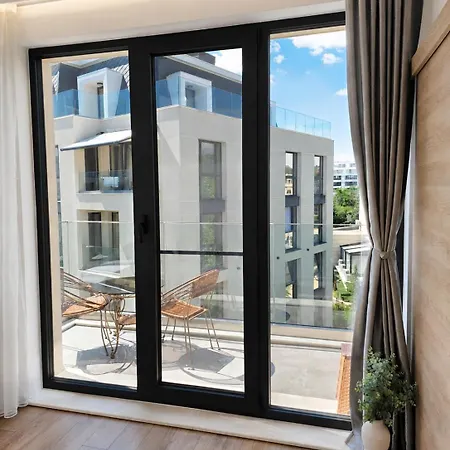 Azur Luxury - Private Garage - Steps From The Varna