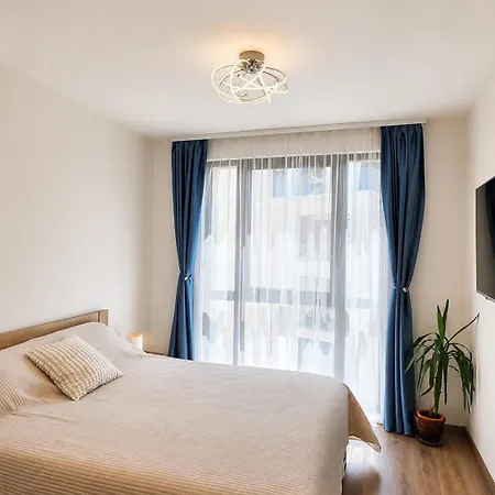 Appartement Azur Luxury - Private Garage - Steps From The