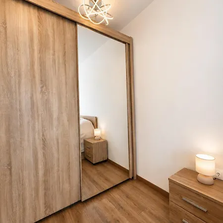 Azur Luxury - Private Garage - Steps From The Warna